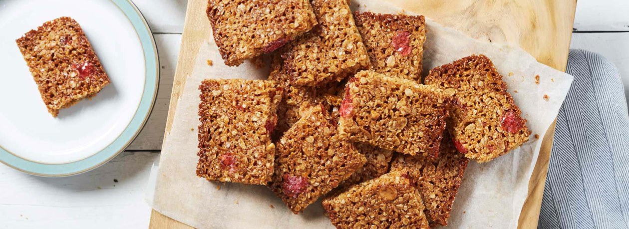 P10632 AAK 057 WBA Cherry bakewell flapjack Banner